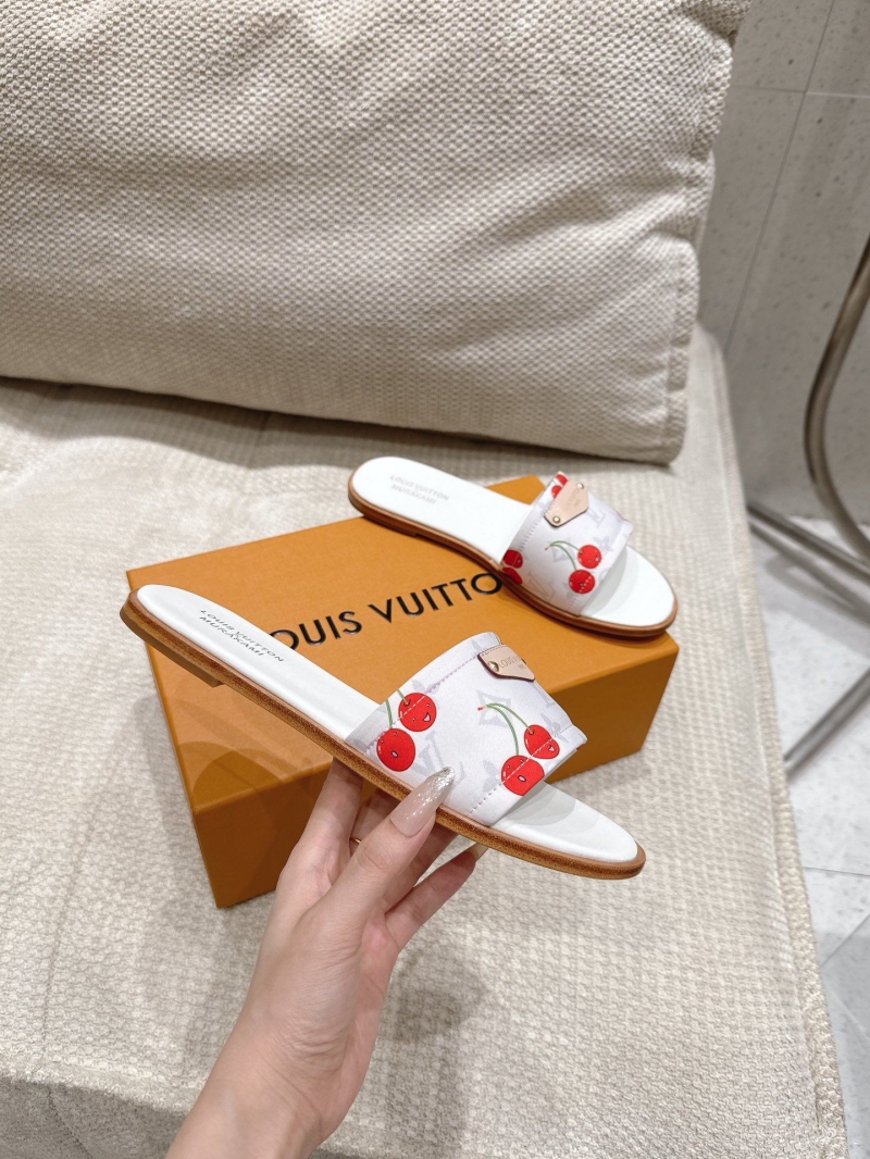 l0vis Vvtt0n slippers